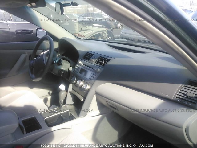 4T1BF3EK1BU657769 - 2011 TOYOTA CAMRY SE/LE/XLE GREEN photo 5