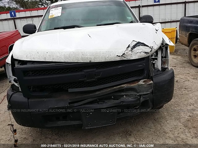 1GCNCPEA4DZ136155 - 2013 CHEVROLET SILVERADO C1500 WHITE photo 6