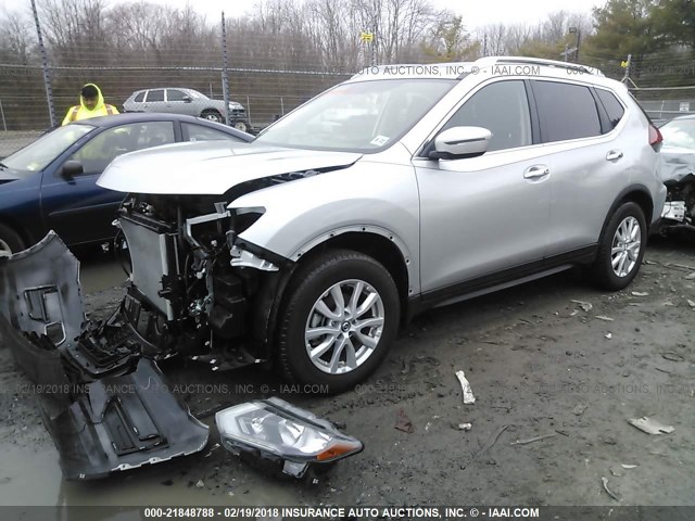 JN8AT2MV7HW020580 - 2017 NISSAN ROGUE S/SL/SV ვერცხლისფერი ფოტო 2