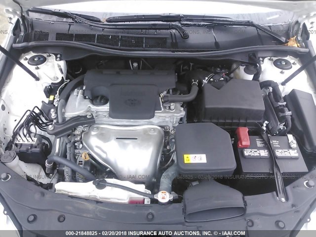4T1BF1FK7HU616655 - 2017 TOYOTA CAMRY LE/XLE/SE/XSE WHITE photo 10