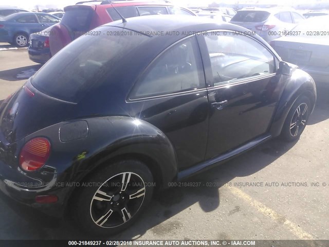 3VWBK31C75M409594 - 2005 VOLKSWAGEN NEW BEETLE GL 黑色 照片 4