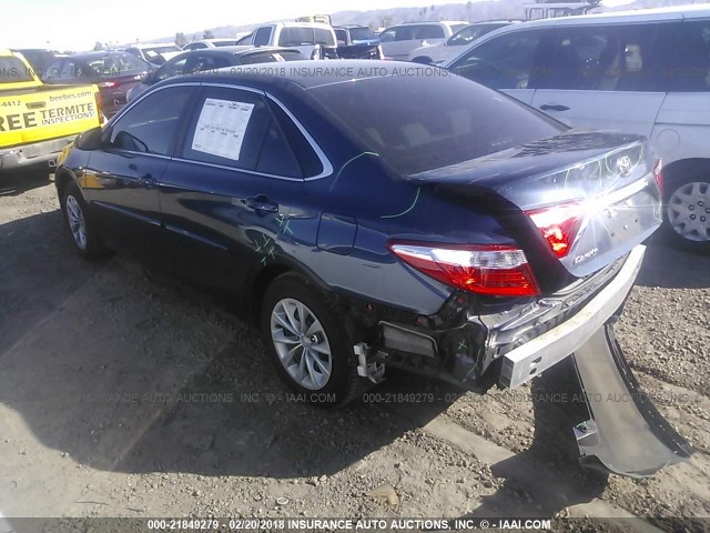 4T4BF1FK7FR513383 - 2015 TOYOTA CAMRY LE/XLE/SE/XSE BLUE photo 3