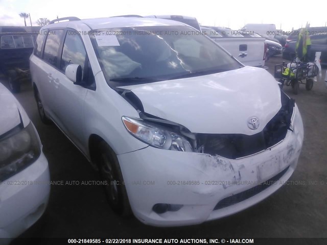 5TDKK3DC4FS599225 - 2015 TOYOTA SIENNA LE WHITE photo 1