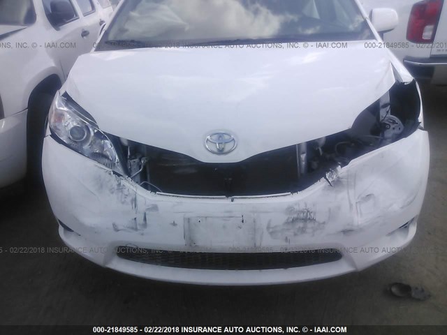 5TDKK3DC4FS599225 - 2015 TOYOTA SIENNA LE WHITE photo 6