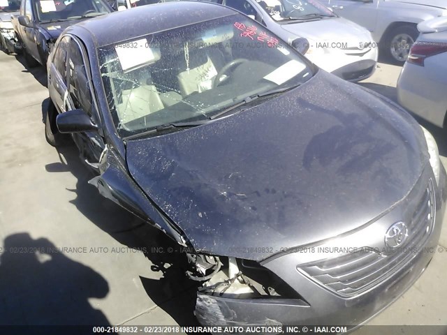 4T1BE46K17U667782 - 2007 TOYOTA CAMRY NEW GENERAT CE/LE/XLE/SE GRAY photo 1