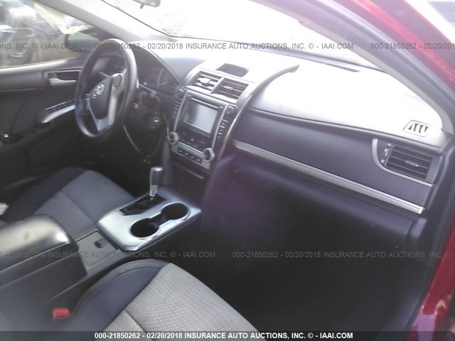 4T1BF1FK6DU685010 - 2013 TOYOTA CAMRY L/SE/LE/XLE 红色 照片 5