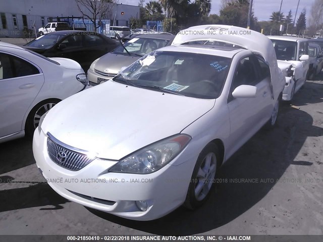 4T1CA30P94U005376 - 2004 TOYOTA CAMRY SOLARA SE/SLE WHITE photo 2