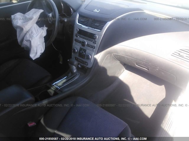 1G1ZC5EB5AF180654 - 2010 CHEVROLET MALIBU 1LT 白色 照片 5