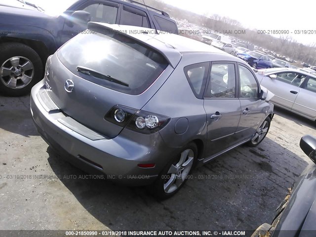 JM1BK343861523620 - 2006 MAZDA 3 HATCHBACK GRAY photo 4