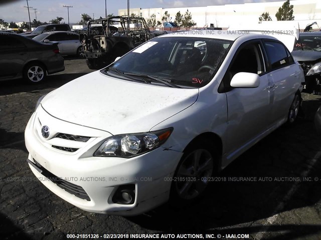 5YFBU4EE7DP091580 - 2013 TOYOTA COROLLA S/LE WHITE photo 2