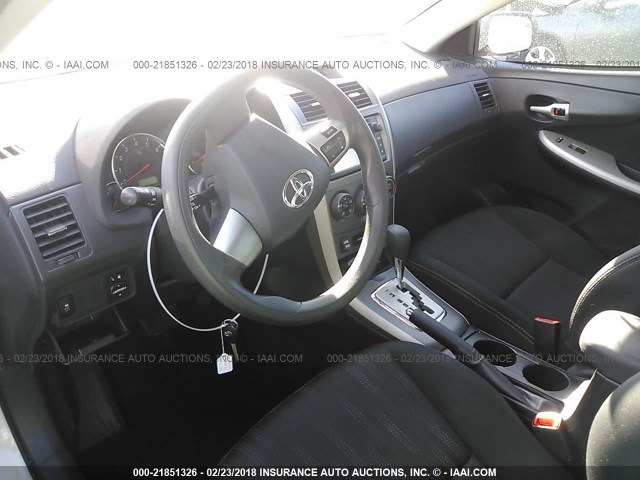 5YFBU4EE7DP091580 - 2013 TOYOTA COROLLA S/LE WHITE photo 5