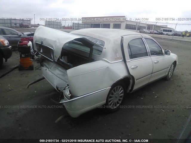 1LNHM81W85Y648425 - 2005 LINCOLN TOWN CAR SIGNATURE WHITE photo 4