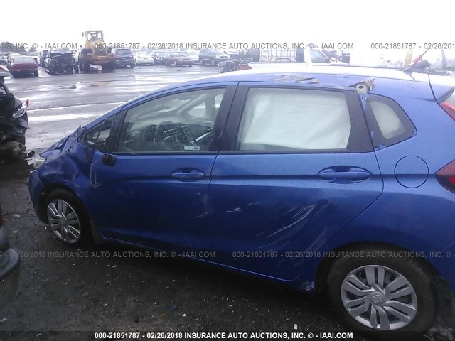 3HGGK5G58FM743780 - 2015 HONDA FIT LX BLUE photo 6