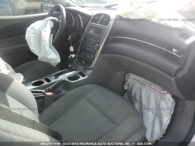 1G11A5SL5FF307717 - 2015 CHEVROLET MALIBU LS თეთრი ფოტო 5