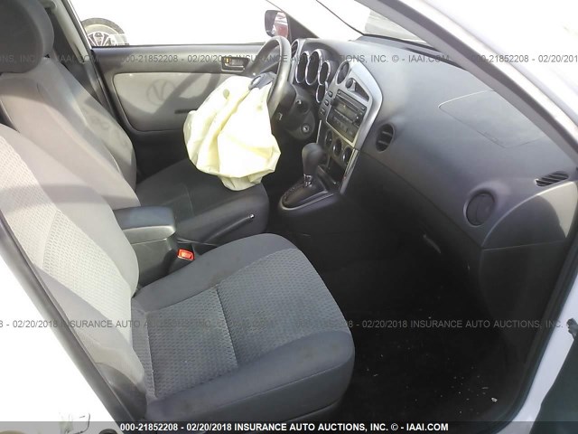 2T1KR32E67C643591 - 2007 TOYOTA COROLLA MATRIX XR WHITE photo 5