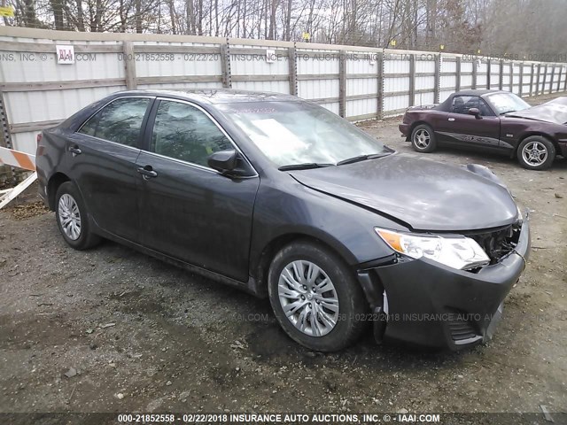 4T4BF1FK3ER357437 - 2014 TOYOTA CAMRY L/SE/LE/XLE 灰色 照片 1
