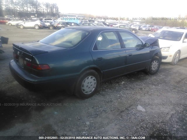 4T1BG22K7WU333789 - 1998 TOYOTA CAMRY CE/LE/XLE GREEN photo 4