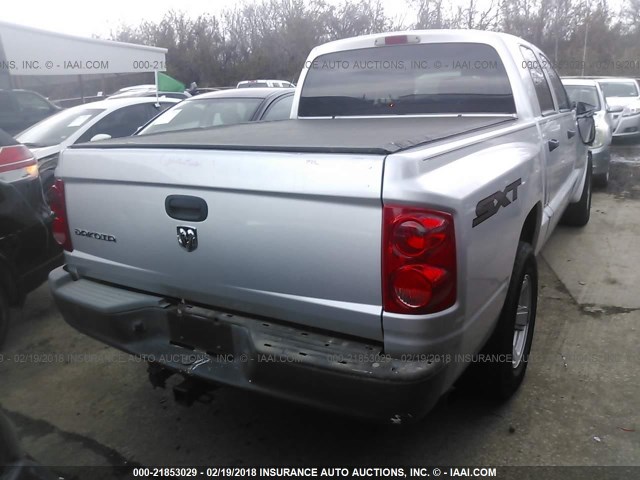 1D7HE38K28S540547 - 2008 DODGE DAKOTA SXT SILVER photo 4