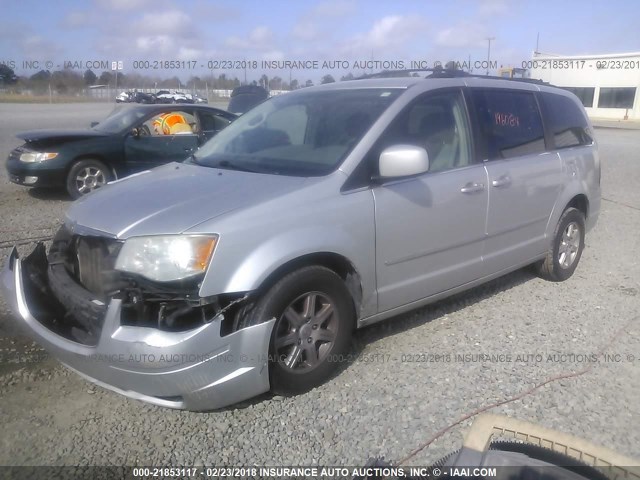 2A4RR5D11AR279179 - 2010 CHRYSLER TOWN & COUNTRY TOURING SILVER photo 2