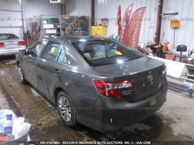 4T4BF1FK9ER372024 - 2014 TOYOTA CAMRY L/SE/LE/XLE 灰色 照片 3