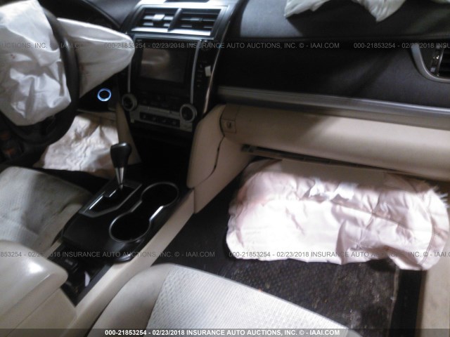 4T4BF1FK9ER372024 - 2014 TOYOTA CAMRY L/SE/LE/XLE 灰色 照片 5