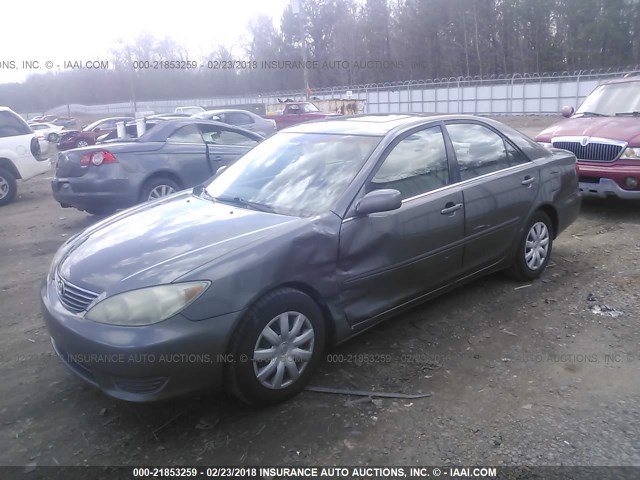 4T1BE32K45U968978 - 2005 TOYOTA CAMRY LE/XLE/SE GRAY photo 2
