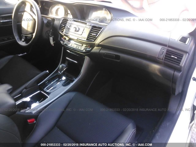 1HGCR2F53GA032478 - 2016 HONDA ACCORD SPORT 白色 照片 5