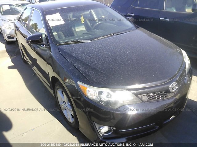 4T1BF1FK8DU228666 - 2013 TOYOTA CAMRY L/SE/LE/XLE 黑色 照片 1