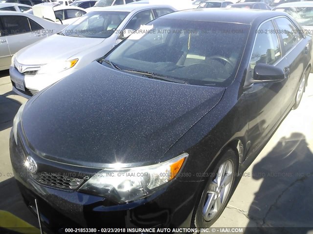 4T1BF1FK8DU228666 - 2013 TOYOTA CAMRY L/SE/LE/XLE 黑色 照片 2