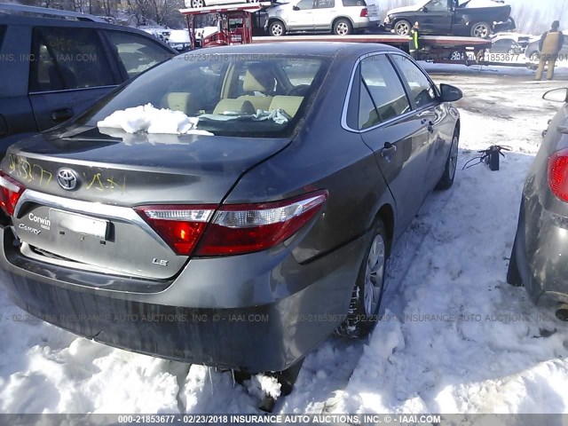 4T4BF1FK0FR510230 - 2015 TOYOTA CAMRY LE/XLE/SE/XSE GRAY photo 4