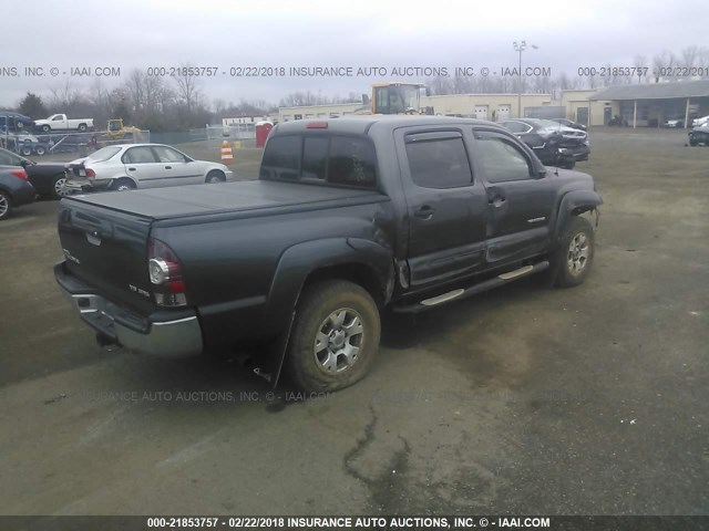 5TFLU4EN6BX011219 - 2011 TOYOTA TACOMA DOUBLE CAB ნაცრისფერი ფოტო 4