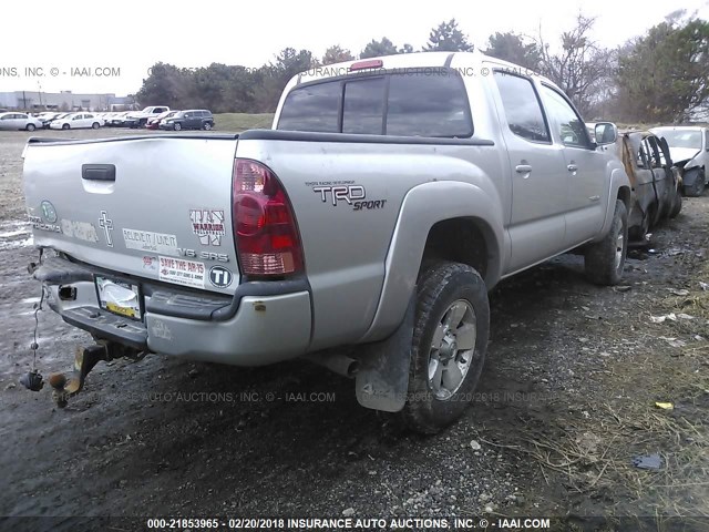 5TELU42NX7Z381870 - 2007 TOYOTA TACOMA DOUBLE CAB ვერცხლისფერი ფოტო 4