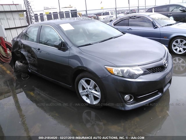 4T1BF1FK6DU266347 - 2013 TOYOTA CAMRY L/SE/LE/XLE ნაცრისფერი ფოტო 1