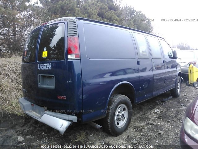 1GTHG35R321167456 - 2002 GMC SAVANA G3500 BLUE photo 4