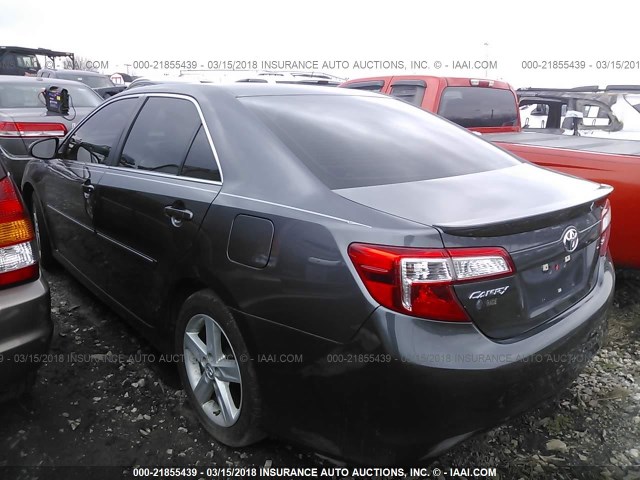 4T1BF1FK4CU134556 - 2012 TOYOTA CAMRY SE/LE/XLE 灰色 照片 3