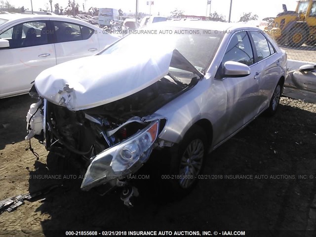 4T4BF1FK1DR298015 - 2013 TOYOTA CAMRY L/SE/LE/XLE 银色 照片 2