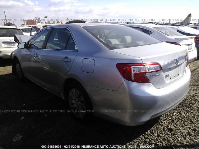 4T4BF1FK1DR298015 - 2013 TOYOTA CAMRY L/SE/LE/XLE SILVER photo 3