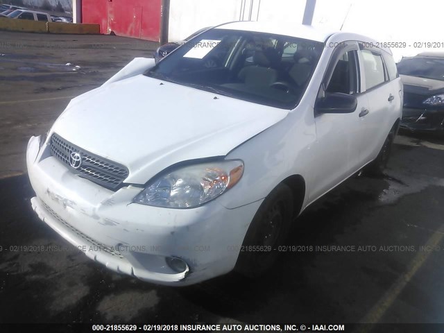 2T1KR32E96C621020 - 2006 TOYOTA COROLLA MATRIX XR WHITE photo 2