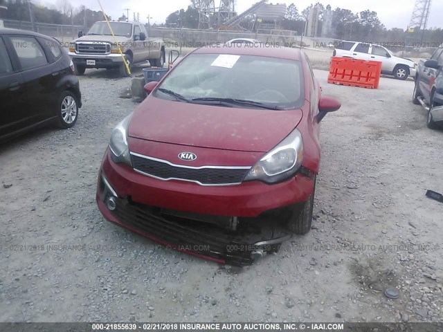 KNADN4A37G6633716 - 2016 KIA RIO EX/SX RED photo 6