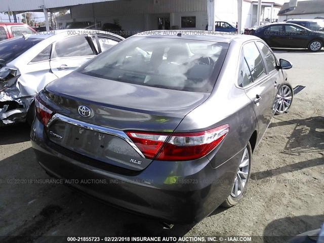 4T1BK1FK3FU564577 - 2015 TOYOTA CAMRY XSE/XLE GRAY photo 4