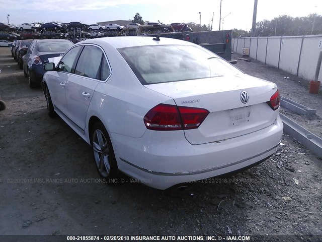 1VWBT7A31FC071942 - 2015 VOLKSWAGEN PASSAT SE WHITE photo 3