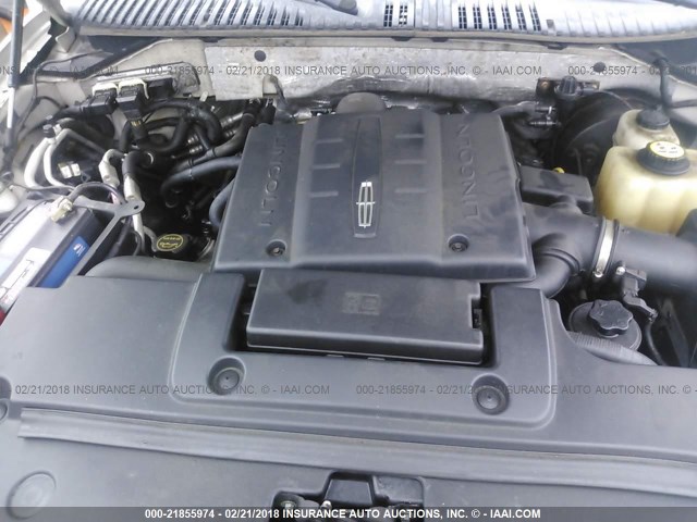 5LMFU28548LJ10627 - 2008 LINCOLN NAVIGATOR SILVER photo 10
