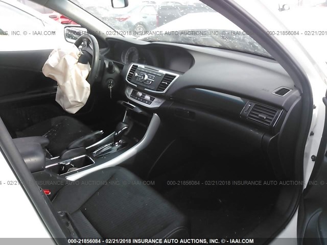 1HGCR2F5XDA241955 - 2013 HONDA ACCORD SPORT WHITE photo 5