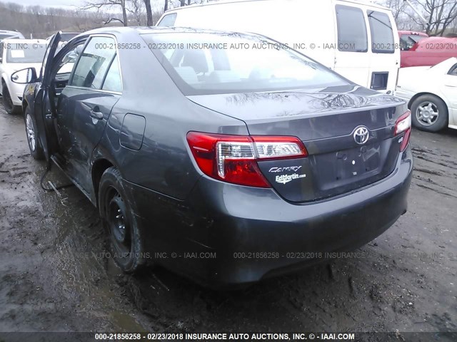 4T4BF1FK0ER346900 - 2014 TOYOTA CAMRY L/SE/LE/XLE 灰色 照片 3