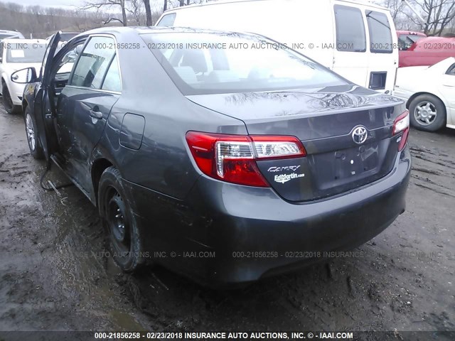 4T4BF1FK0ER346900 - 2014 TOYOTA CAMRY L/SE/LE/XLE GRAY photo 3