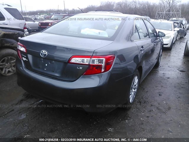 4T4BF1FK0ER346900 - 2014 TOYOTA CAMRY L/SE/LE/XLE 灰色 照片 4