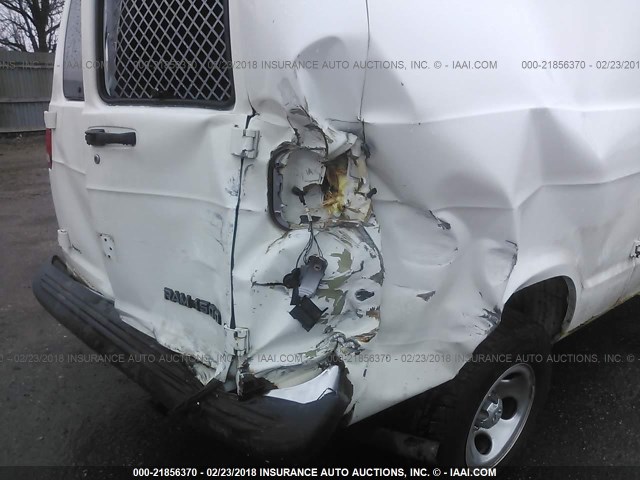 2B6HB11Y72K118690 - 2002 DODGE RAM VAN B1500 WHITE photo 6