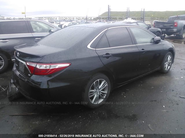 4T1BF1FK3FU041368 - 2015 TOYOTA CAMRY LE/XLE/SE/XSE BLACK photo 4