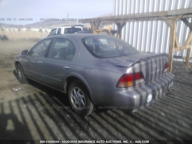 JN1CA21D0WT517395 - 1998 NISSAN MAXIMA GLE/GXE/SE GRAY photo 3