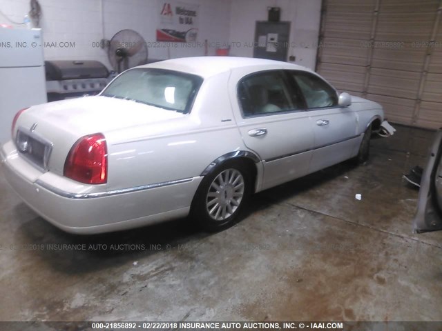 1LNHM81W24Y685064 - 2004 LINCOLN TOWN CAR EXECUTIVE/SIGNATURE თეთრი ფოტო 4